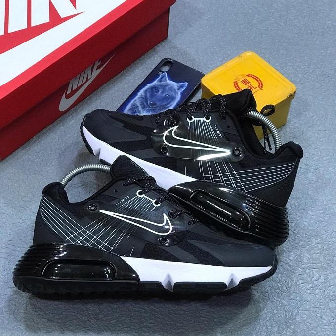 Nike Flywire - Black and White